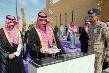 ضمن المشاريع الإستراتيجية لتعزيز الجاهزية القتالية للقوات الملكية.. ولي العهد يرعى حفل افتتاح مرافق قاعدة الملك سلمان الجوية