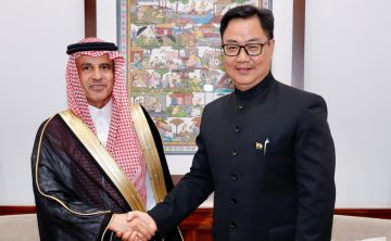 وفد أعضاء لجنة الصداقة البرلمانية السعودية الهندية بمجلس الشورى يلتقي وزير الشؤون البرلمانية وشؤون الأقليات بجمهورية الهند