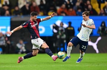 تأهل تاريخي لبولونيا لنهائي السوبر الإيطالي بالرياض