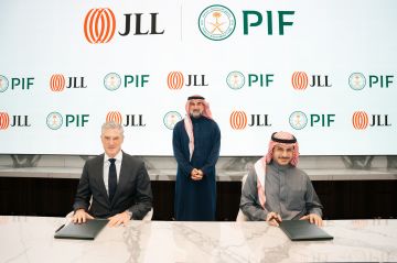 صندوق الاستثمارات العامة وجونز لانغ لاسال يوقعان اتفاقية لاستثمار جونز لانغ لاسال في شركةFMTECH لمواصلة تعزيز نمو قطاع إدارة المرافق صندوق الاستثمارات العامة وجونز لانغ لاسال يوقعان اتفاقية لاستثمار جونز لانغ لاسال في شركةFMTECH لمواصلة تعزيز نمو قطاع إدارة المرافق