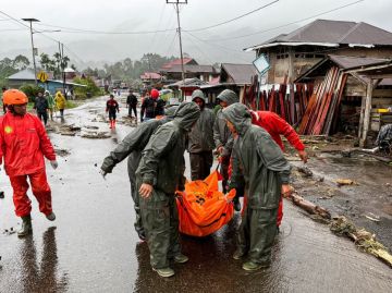 ارتفاع حصيلة ضحايا كارثة سومطرة إلى 770 قتيلا و463 مفقودا ارتفاع حصيلة ضحايا كارثة سومطرة إلى 770 قتيلا و463 مفقودا
