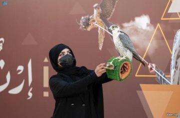 حضور لافت للصقارات السعوديات بمهرجان الملك عبد العزيز للصقور 2025
