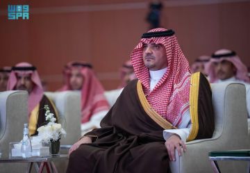 الأمير عبدالعزيز بن سعود يكرم الفائزين في كأس نادي الصقور 2025