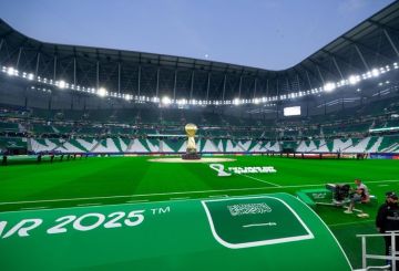 السعودية تواجه عمان في كأس العرب 2025.. الموعد والتشكيلة الأساسية والقنوات الناقلة مجانا السعودية تواجه عمان في كأس العرب 2025.. الموعد والتشكيلة الأساسية والقنوات الناقلة مجانا