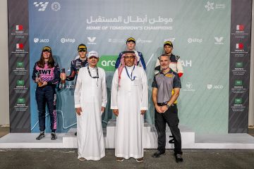 بيلوفسكي يفتتح الجولة الخامسة من بطولة أرامكو السعودية للفورمولا 4 بانتصار كبير بيلوفسكي يفتتح الجولة الخامسة من بطولة أرامكو السعودية للفورمولا 4 بانتصار كبير