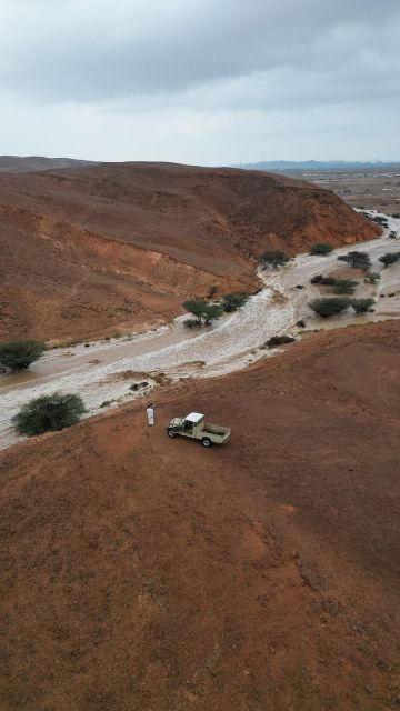 أجرت أودية السيح والحمض والشبعان ونبط.. شاهد مناظر خلابة لسيول ضباء والوجه وأملج .. وتدفقها في البحر الأحمر