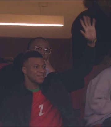 مبابي يتابع مباراة المغرب ومالي في «أمم أفريقيا» من المدرجات