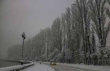 عاصفة شتوية قوية تضرب الولايات المتحدة وتهدد ملايين السكان