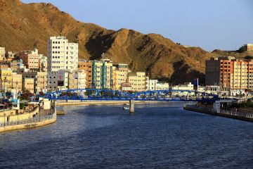 وفد عسكري سعودي في حضرموت باليمن على خلفية تفاقم الأوضاع في المحافظة