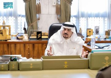 أمير الرياض يستقبل مدير شرطة المنطقة المكلف ومدير مرور المنطقة المكلف أمير الرياض يستقبل مدير شرطة المنطقة المكلف ومدير مرور المنطقة المكلف