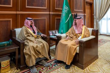 نائب أمير حائل يطلع على مشروعات وزارة النقل والخدمات اللوجستية بالمنطقة نائب أمير حائل يطلع على مشروعات وزارة النقل والخدمات اللوجستية بالمنطقة