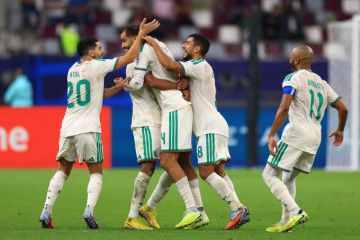 كأس العرب الجزائر تتصدر الرابعة وتواجه الإمارات في ربع النهائي كأس العرب الجزائر تتصدر الرابعة وتواجه الإمارات في ربع النهائي