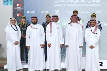 محافظ جدة يتوج كيت بيلوفـسكي بطلا لبطولة أرامكو السعودية للفورمولا4 لموسم 2025 محافظ جدة يتوج كيت بيلوفـسكي بطلا لبطولة أرامكو السعودية للفورمولا4 لموسم 2025