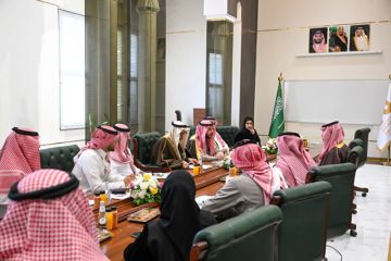 محافظ الطائف يستعرض مع جمعية أسر التوحد مشاريع دعم ذوي التوحد بالمحافظة محافظ الطائف يستعرض مع جمعية أسر التوحد مشاريع دعم ذوي التوحد بالمحافظة