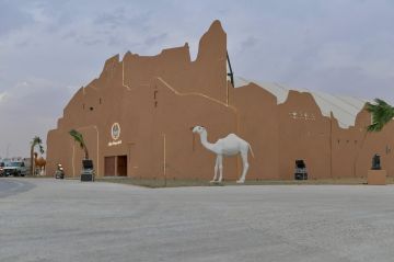 معرض وزارة الداخلية في مهرجان الإبل.. تجربة وطنية تجمع الأمن والخدمة والموروث