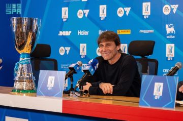 كونتي: تجربتنا في المملكة رائعة ومدينة نابولي سعيدة بتحقيق اللقب