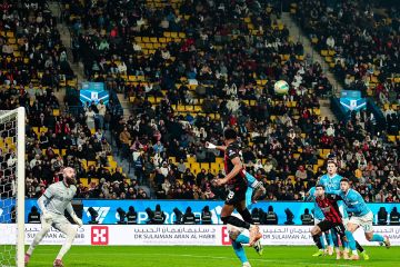 على ملعب الأول بارك في الرياض.. نابولي يُقصي ميلان ويطير إلى نهائي السوبر الإيطالي