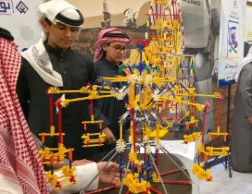 طلاب المرحلة المتوسطة يبدعون في المعرض الختامي لبرنامج مهارات المستقبل بالطائف