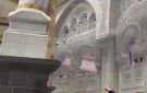 السعودية.. فيديو من زاوية جديدة للحظة قيام المعتمر برمي نفسه من الأدوار العلوية بالحرم المكي