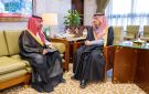 أمير الرياض يستقبل الرئيس التنفيذي لـ مؤسسة الري ويطلع على مشاريعها التنموية في المنطقة