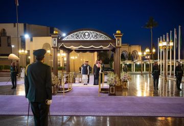 ولي العهد يستقبل رئيس الوزراء الهندي في قصر السلام بجدة ولي العهد يستقبل رئيس الوزراء الهندي في قصر السلام بجدة