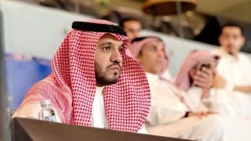 رئيس النصر يجتمع باللاعبين قبل مباراة يوكاهاما رئيس النصر يجتمع باللاعبين قبل مباراة يوكاهاما