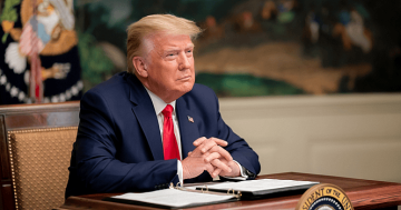 لكل جالوت داود.. نائب أمريكي يطالب بعزل ترامب خلال 30 يوما لكل جالوت داود.. نائب أمريكي يطالب بعزل ترامب خلال 30 يوما