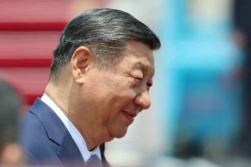 مع بدء زيارته لفيتنام.. الرئيس الصيني محذرا : لا منتصر في الحروب التجارية