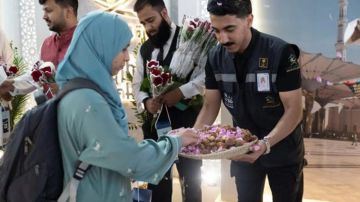 انطلاق موسم الحج من مطار المدينة بوصول أول فوج من ضيوف الرحمن