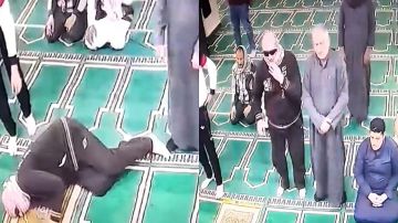 لحظات مهيبة لوفاة مصل أثناء أدائه الصلاة.. فيديو