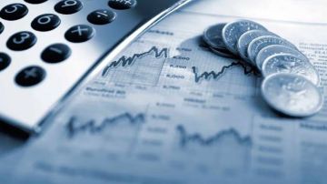 مستشار مالي: يجب الاستعداد مبكرا للمناسبات الاجتماعية لتجنب المطبات المالية.. فيديو