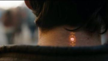 شريحة تكنولوجية تحول الإنسان إلى سوبر بتوقيع إيلون ماسك! .. فيديو