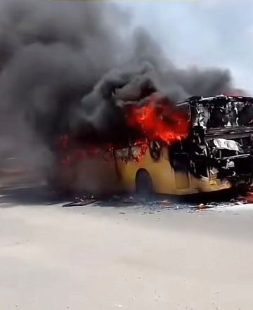 سبق تكشف تفاصيل احتراق حافلة نقل طلاب بـعارضة جازان.. ولا اصابات سبق تكشف تفاصيل احتراق حافلة نقل طلاب بـعارضة جازان.. ولا اصابات
