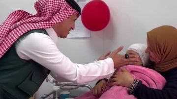 تونسية تبكي فرحا لنجاح زراعة قوقعة لطفلتها ضمن برنامج سمع السعودية ..فيديو تونسية تبكي فرحا لنجاح زراعة قوقعة لطفلتها ضمن برنامج سمع السعودية ..فيديو