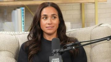 ميغان ماركل تظهر بدون مكياج في أول بودكاست لها ..فيديو ميغان ماركل تظهر بدون مكياج في أول بودكاست لها ..فيديو