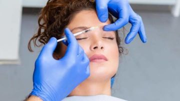 استشاري تجميل يكشف حقيقة الشائعات حول تسبب حقن الدهون بروائح كريهة .. فيديو استشاري تجميل يكشف حقيقة الشائعات حول تسبب حقن الدهون بروائح كريهة .. فيديو