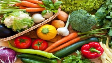 أطعمة تساعد في الحماية من خطر الإصابة بسرطان القولون أطعمة تساعد في الحماية من خطر الإصابة بسرطان القولون