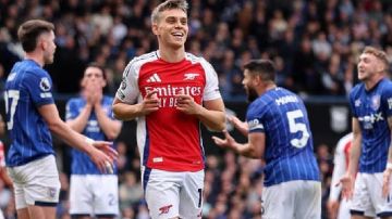 آرسنال يقسو على إبسويتش برباعية ويؤجل تتويج ليفربول آرسنال يقسو على إبسويتش برباعية ويؤجل تتويج ليفربول