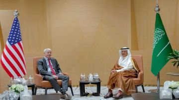 وزير الطاقة يستقبل نظيره الأمريكي وزير الطاقة يستقبل نظيره الأمريكي