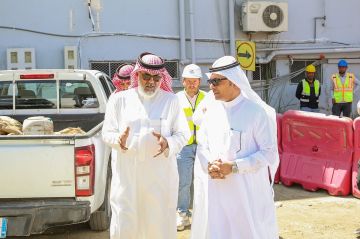 شاهد.. أمين الطائف يقف ميدانيا على الاحتياجات الخدمية لأهالي الحوية والقيم