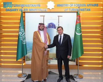 نائب رئيس مجلس الوزراء وزير خارجية تركمانستان يستقبل الأمير تركي بن محمد بن فهد