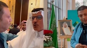 موقف مشرف لسفارة المملكة في طاجيكستان مع زائر مصري .. فيديو موقف مشرف لسفارة المملكة في طاجيكستان مع زائر مصري .. فيديو