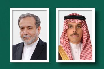 وزير الخارجية ونظيره الإيراني يبحثان تطورات الأوضاع في المنطقة وزير الخارجية ونظيره الإيراني يبحثان تطورات الأوضاع في المنطقة