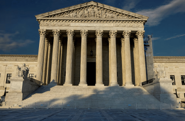 في دعوى رفعها آباء مسلمون ومسيحيون.. المحكمة العليا الأمريكية تميل إلى رفض تدريس قصص المثليين في المدارس الابتدائية في دعوى رفعها آباء مسلمون ومسيحيون.. المحكمة العليا الأمريكية تميل إلى رفض تدريس قصص المثليين في المدارس الابتدائية