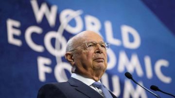 استقالة مؤسس ورئيس المنتدى الاقتصادي العالمي من منصبه استقالة مؤسس ورئيس المنتدى الاقتصادي العالمي من منصبه