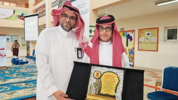 أمير عسير يشيد ببطولة طالب أنقذ والدته أمير عسير يشيد ببطولة طالب أنقذ والدته