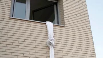 رجل يقفز من شرفة فندق هربا من ضبط زوجته له مع عشيقته