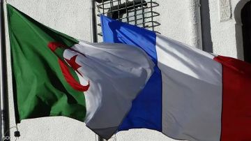 الجزائر تطرد 12 موظفا من السفارة الفرنسية.. وتحمل وزير الداخلية مسؤولية التوتر الجزائر تطرد 12 موظفا من السفارة الفرنسية.. وتحمل وزير الداخلية مسؤولية التوتر