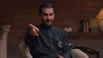 استشاري تجميل يروي قصة سيدة انفصلت عن زوجها بسبب شكلها.. فيديو استشاري تجميل يروي قصة سيدة انفصلت عن زوجها بسبب شكلها.. فيديو