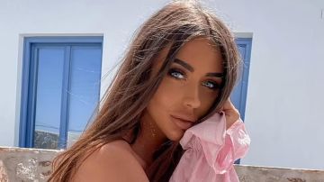 مؤثرة بريطانية تطالب بتعويض 1.7 مليون جنيه إسترليني بعد عمليات تجميل فاشلة مؤثرة بريطانية تطالب بتعويض 1.7 مليون جنيه إسترليني بعد عمليات تجميل فاشلة